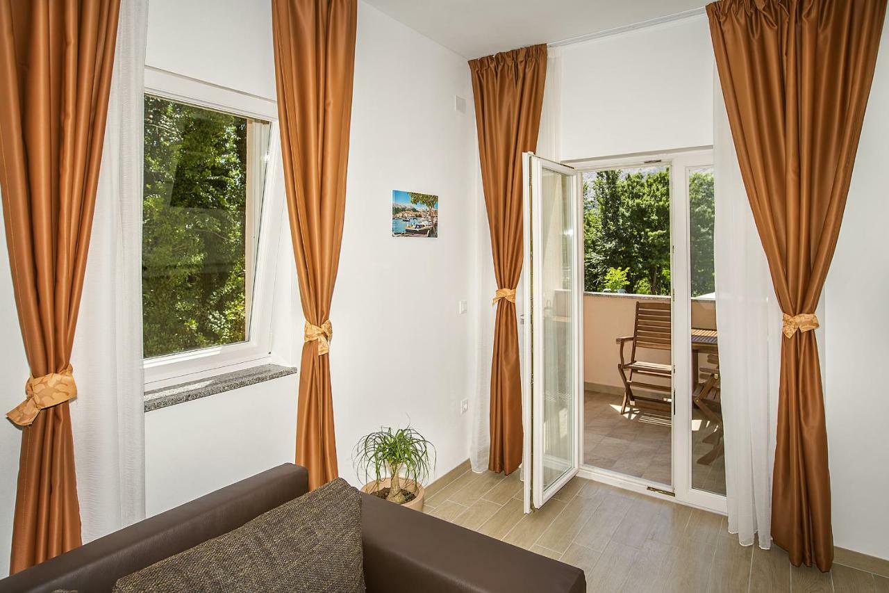 Residence Mediterraneo II Baška Exteriör bild