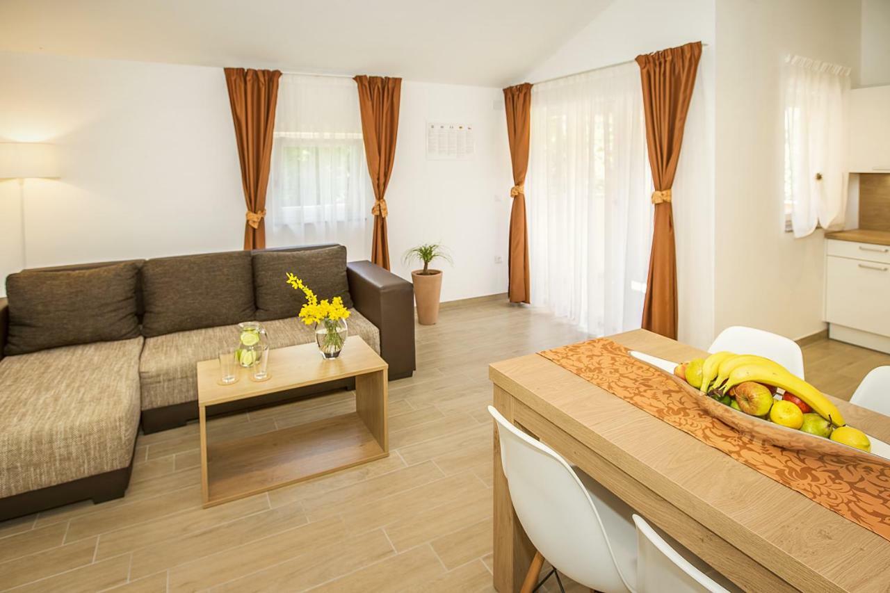 Residence Mediterraneo II Baška Exteriör bild