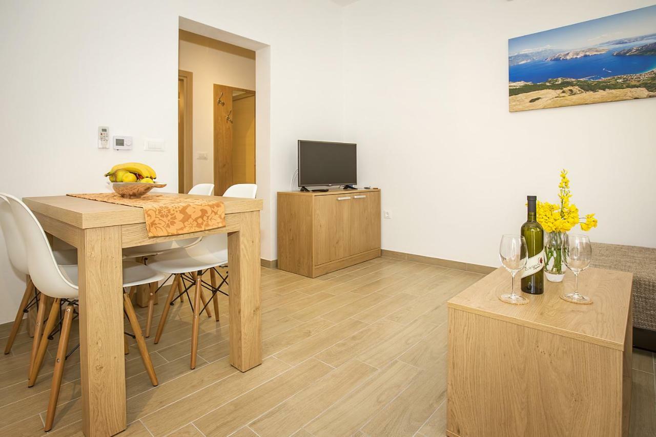 Residence Mediterraneo II Baška Exteriör bild