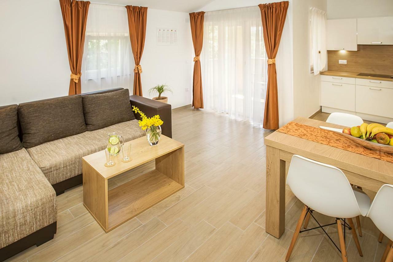 Residence Mediterraneo II Baška Exteriör bild